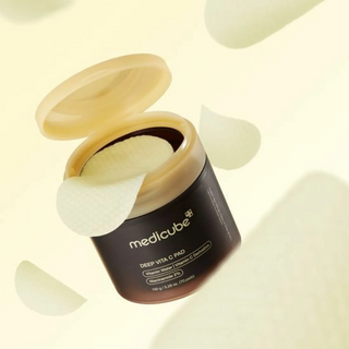 Medicube Deep Vita C Facial Pads with container