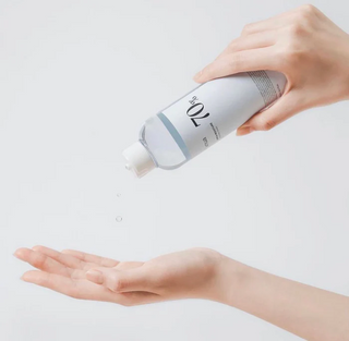 Anua Birch 70 Moisture Boosting Toner being dispensed out on hand